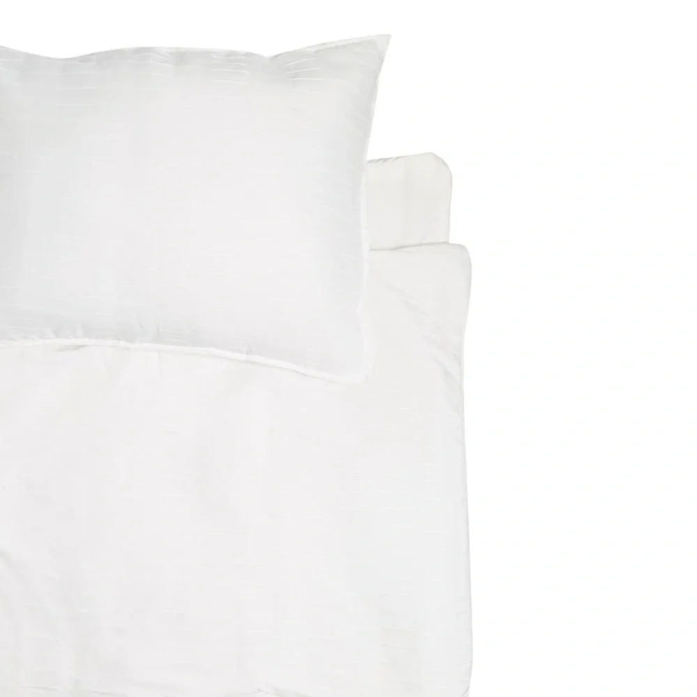 NORTHPOINT Solid Pleated Quilt Set In White Size Queen - New With Tag - Reemoly